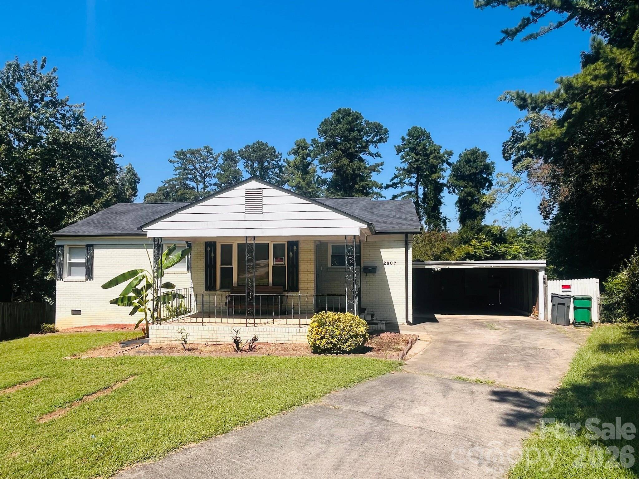 2507 Elkwood CIR, Charlotte, NC 28205