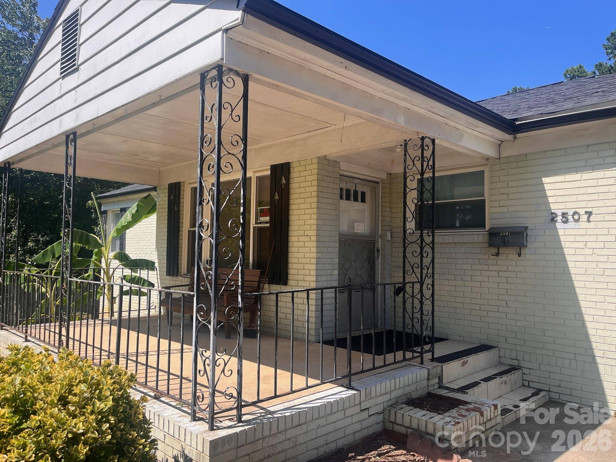 2507 Elkwood CIR, Charlotte, NC 28205