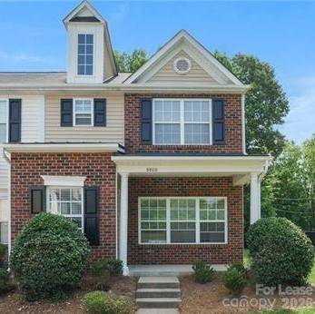 8800 Wandering Creek WAY, Charlotte, NC 28227