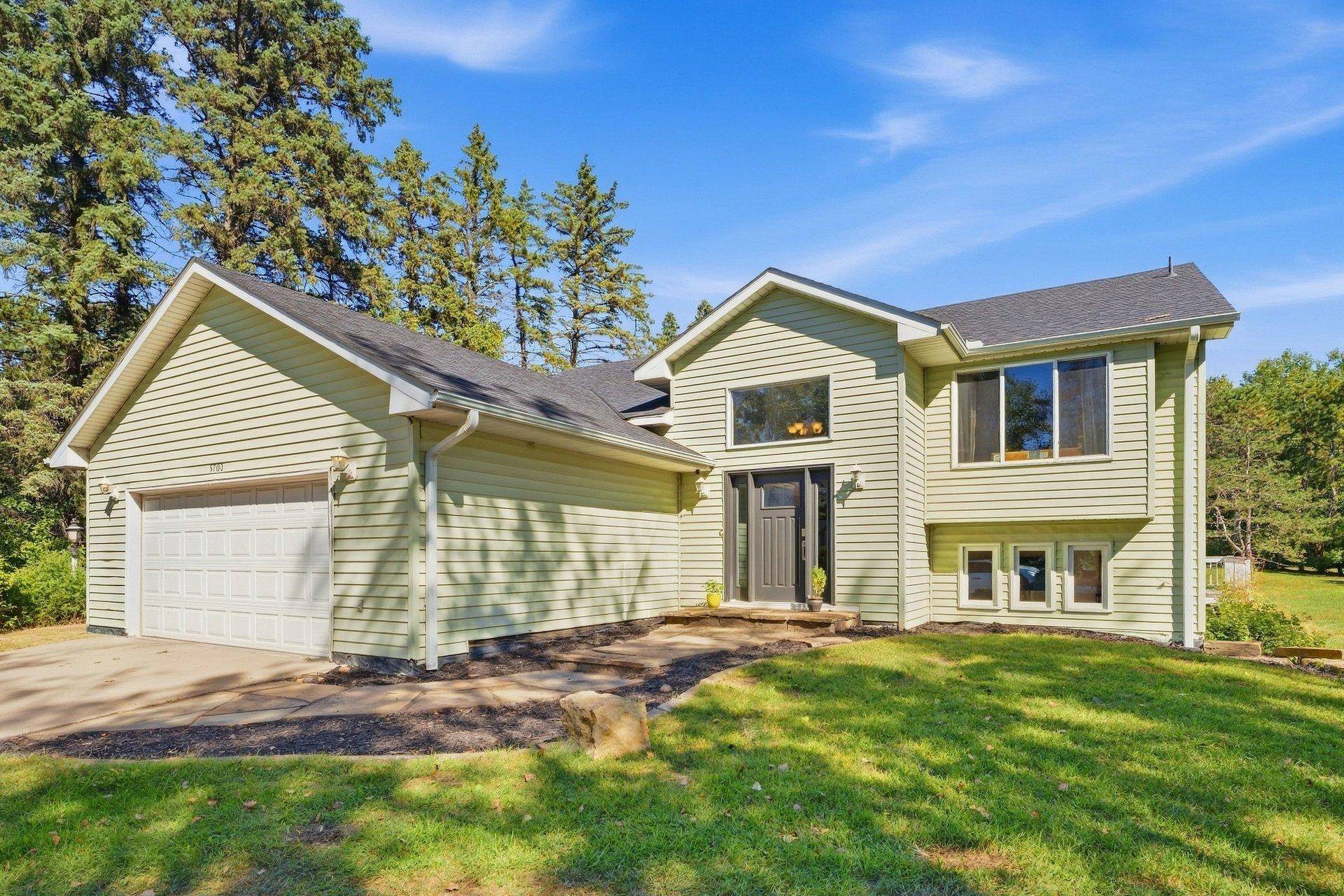 5700 Lexington AVE N, Shoreview, MN 55126