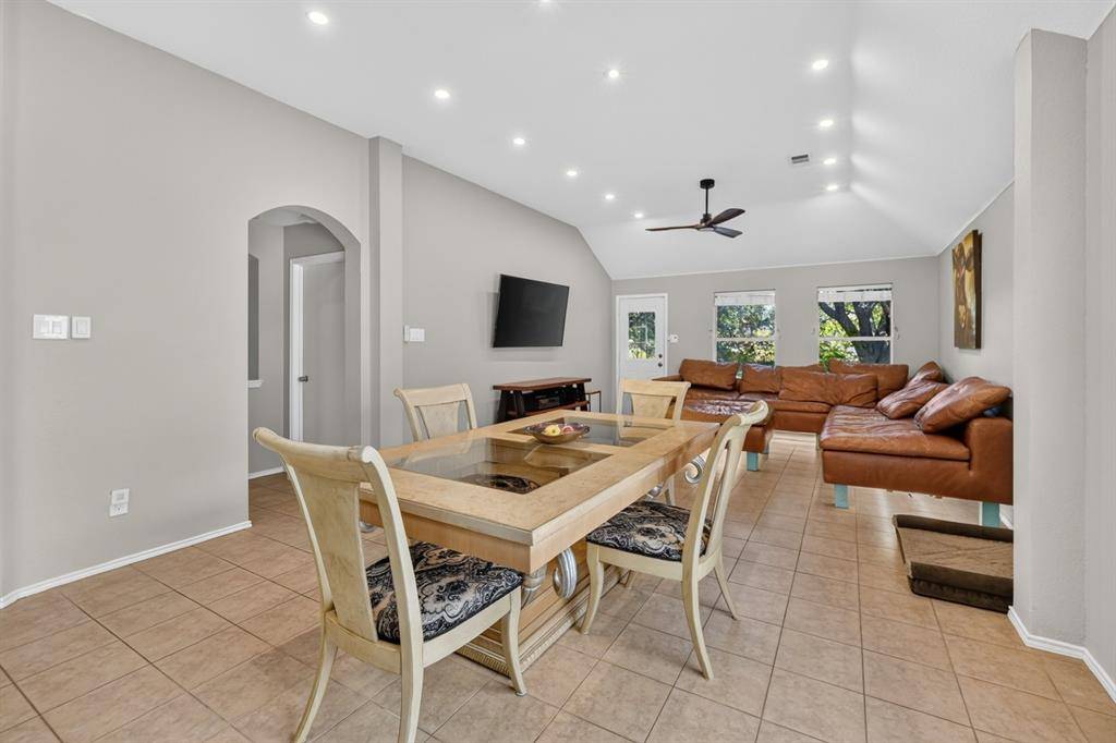 929 Warbler, Aubrey, TX 76227