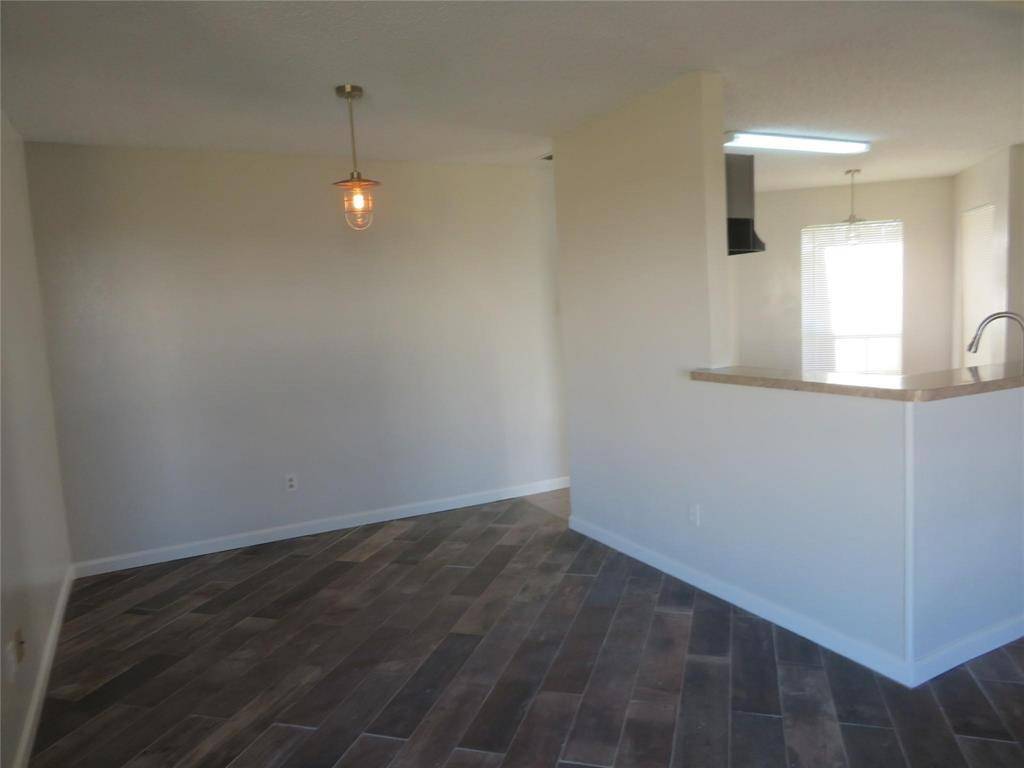 1031 Cresthaven Drive, Lancaster, TX 75134