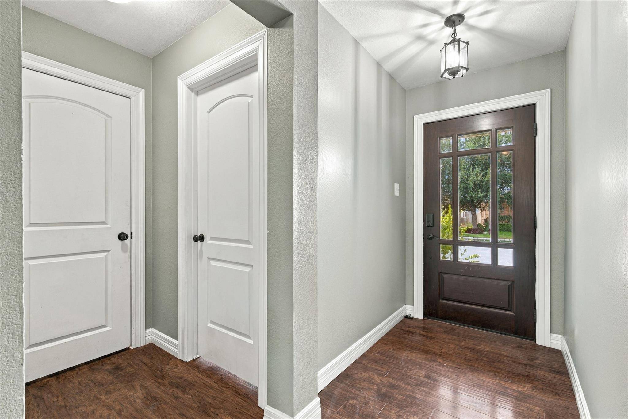 208 Rock Hound LN, Liberty Hill, TX 78642