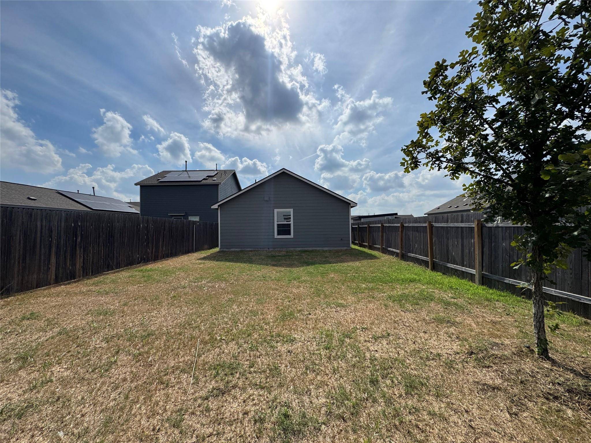 129 Tufted Duck PATH, Uhland, TX 78640