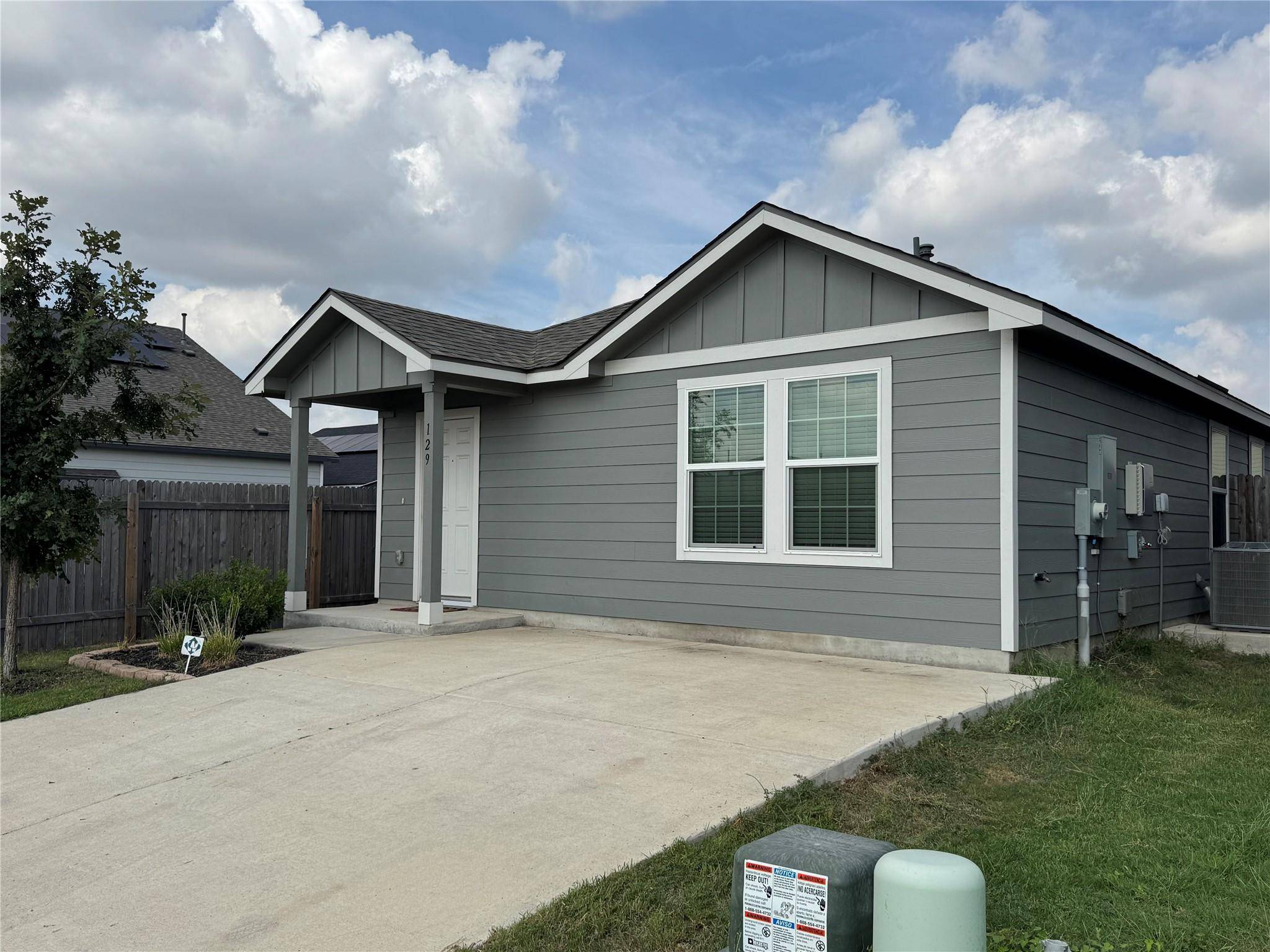 129 Tufted Duck PATH, Uhland, TX 78640