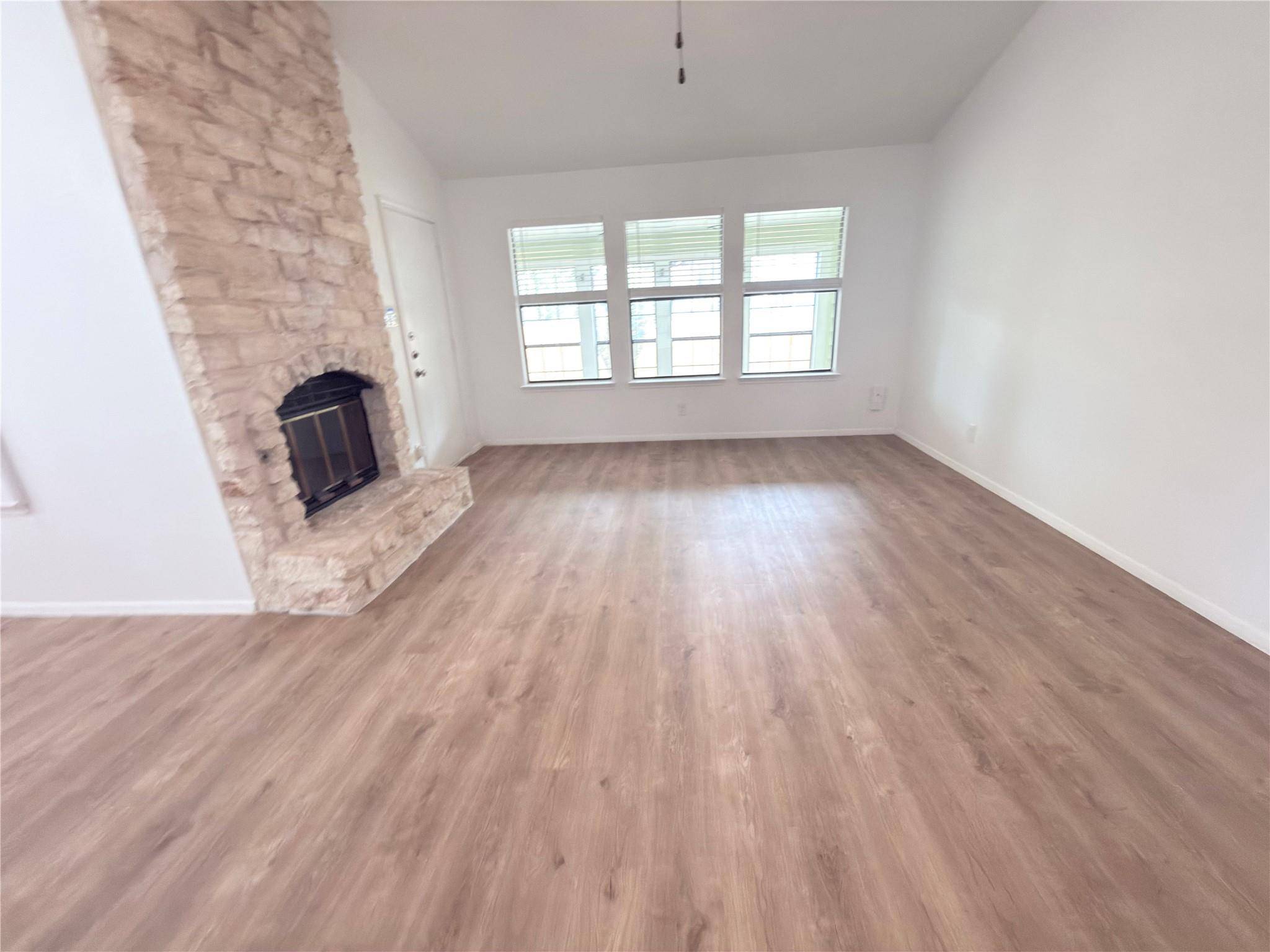 1915 Egger Ave, Round Rock, TX 78664