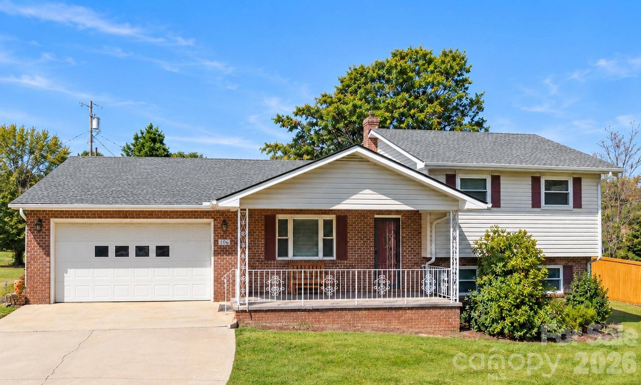 106 Mohican TRL, East Flat Rock, NC 28726