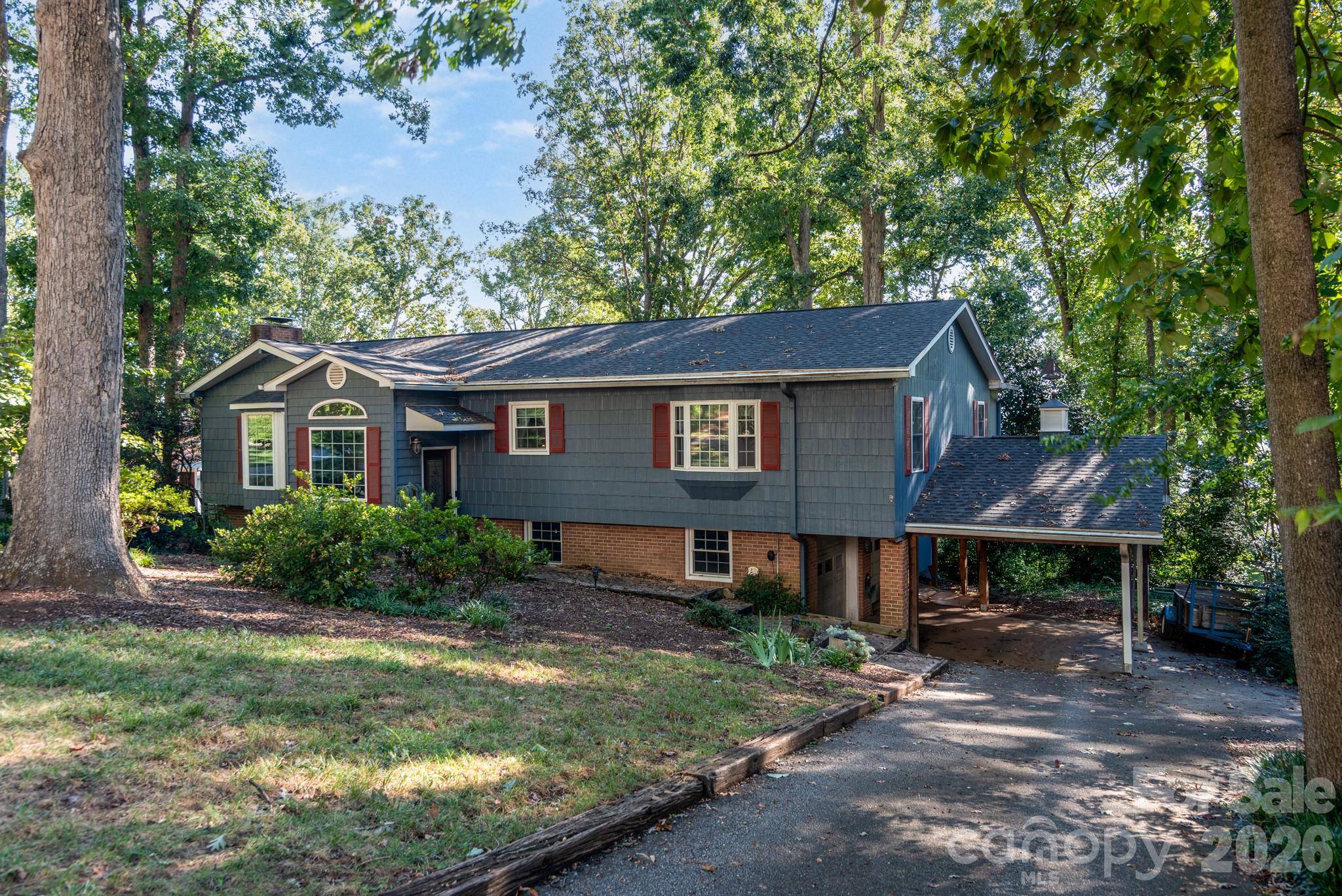 7889 Tradewinds DR, Sherrills Ford, NC 28673