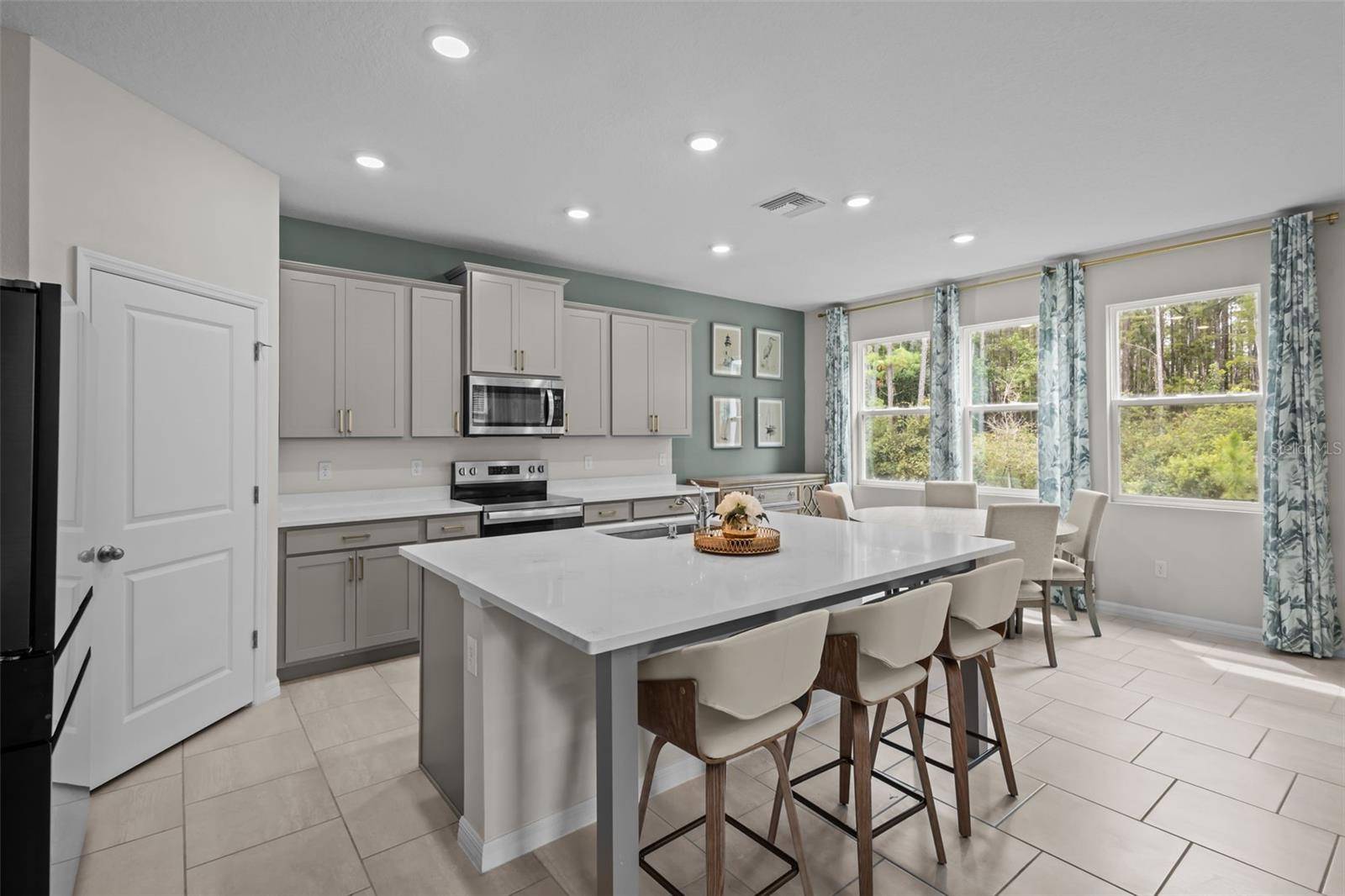 6847 DAINTREE CT, Land O Lakes, FL 34638