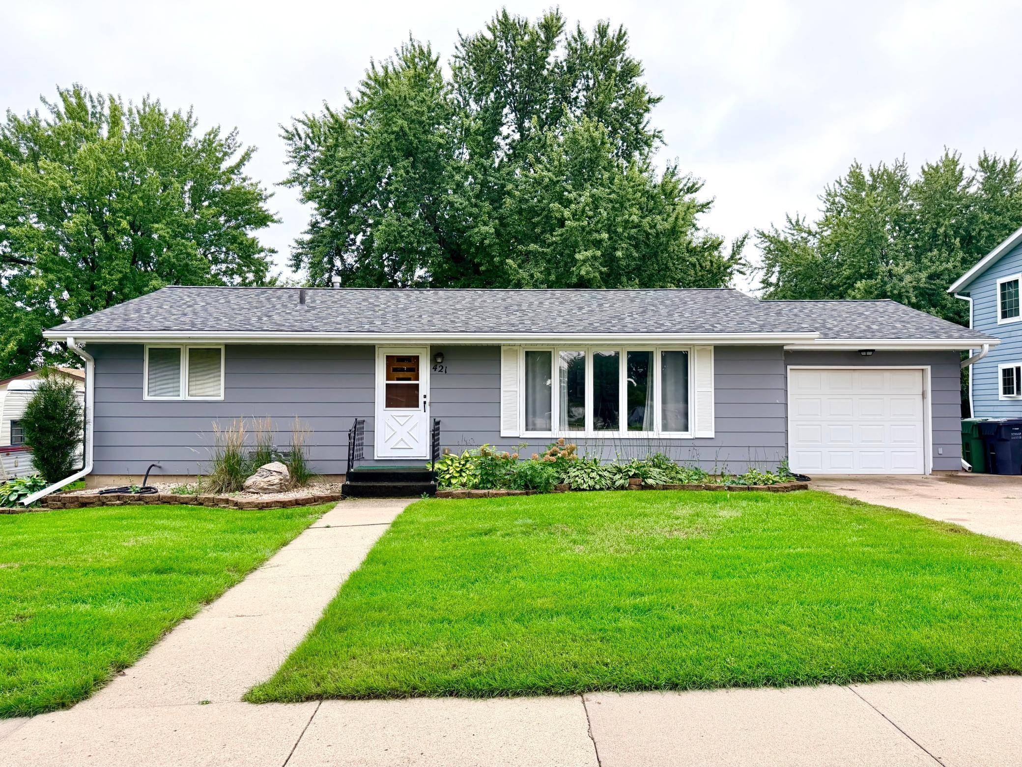421 Miles DR, Worthington, MN 56187