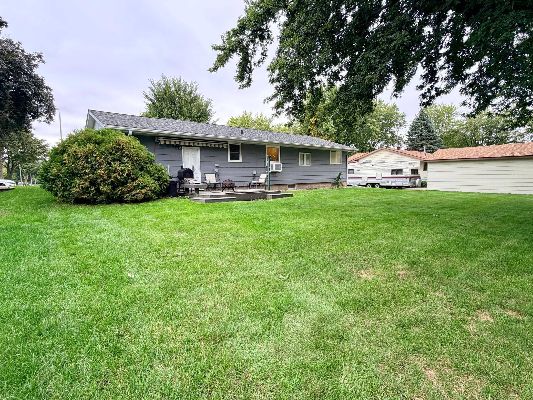 421 Miles DR, Worthington, MN 56187
