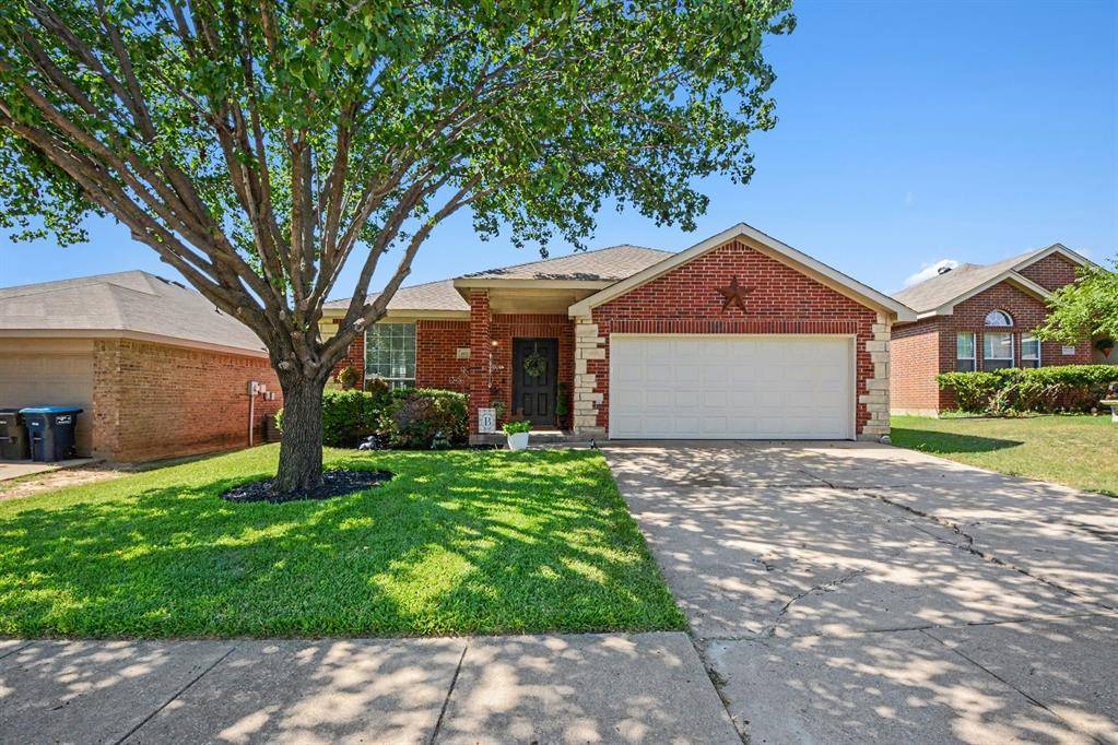 4932 Spur Ridge Court, Fort Worth, TX 76244