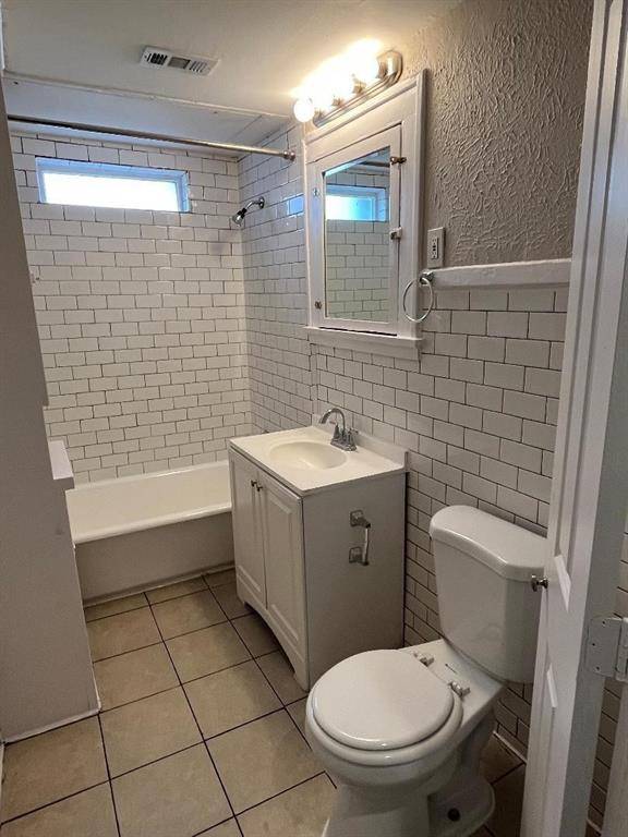 901 N Bishop Avenue #C, Dallas, TX 75208