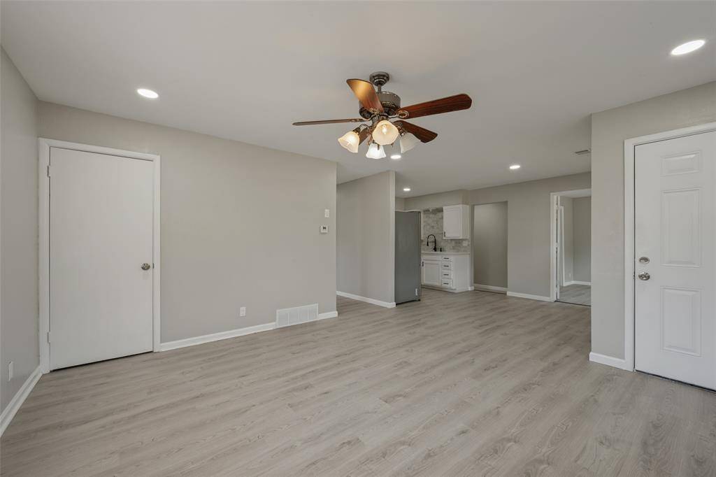 408 E Tucker Boulevard, Arlington, TX 76010
