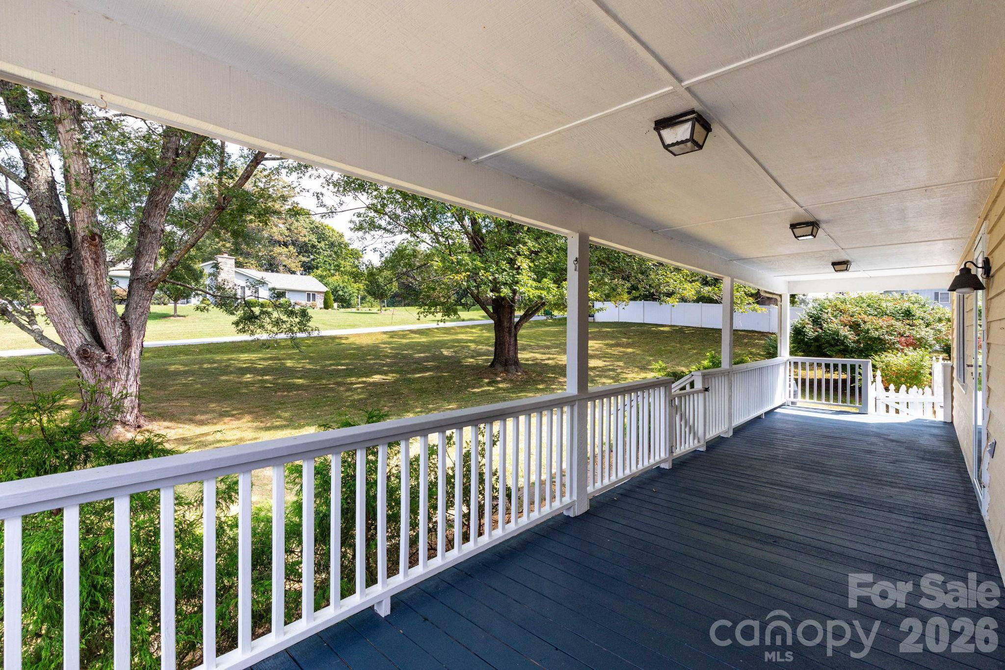 751 Bryson RD, Candler, NC 28715