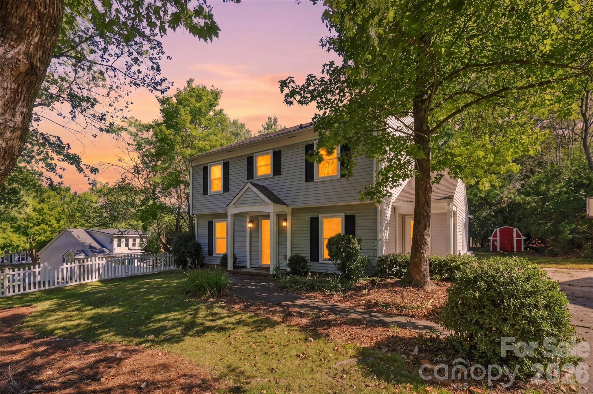 320 Sunnywood LN, Charlotte, NC 28270