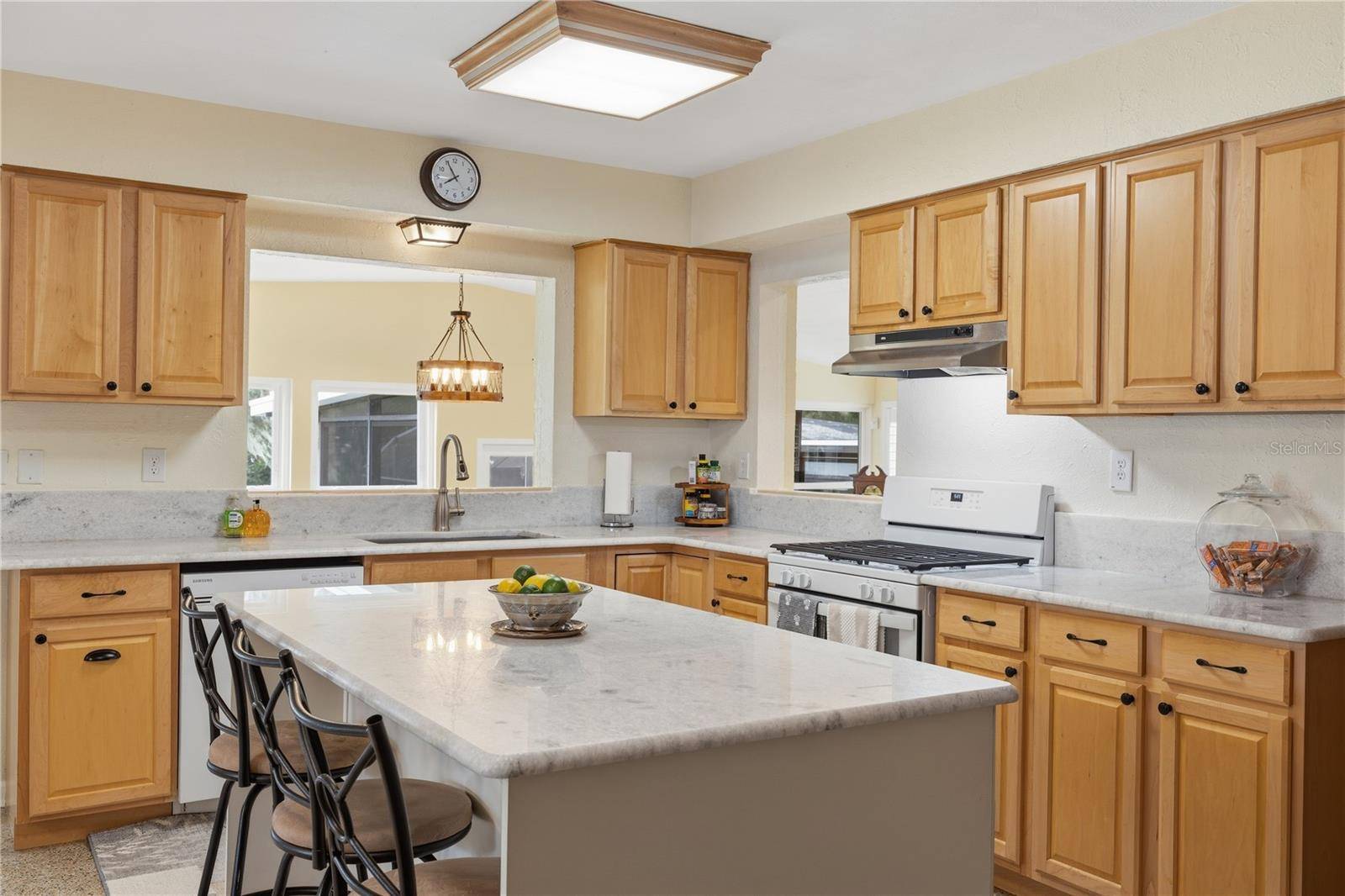 2314 N GRIFFIN DR, Leesburg, FL 34748