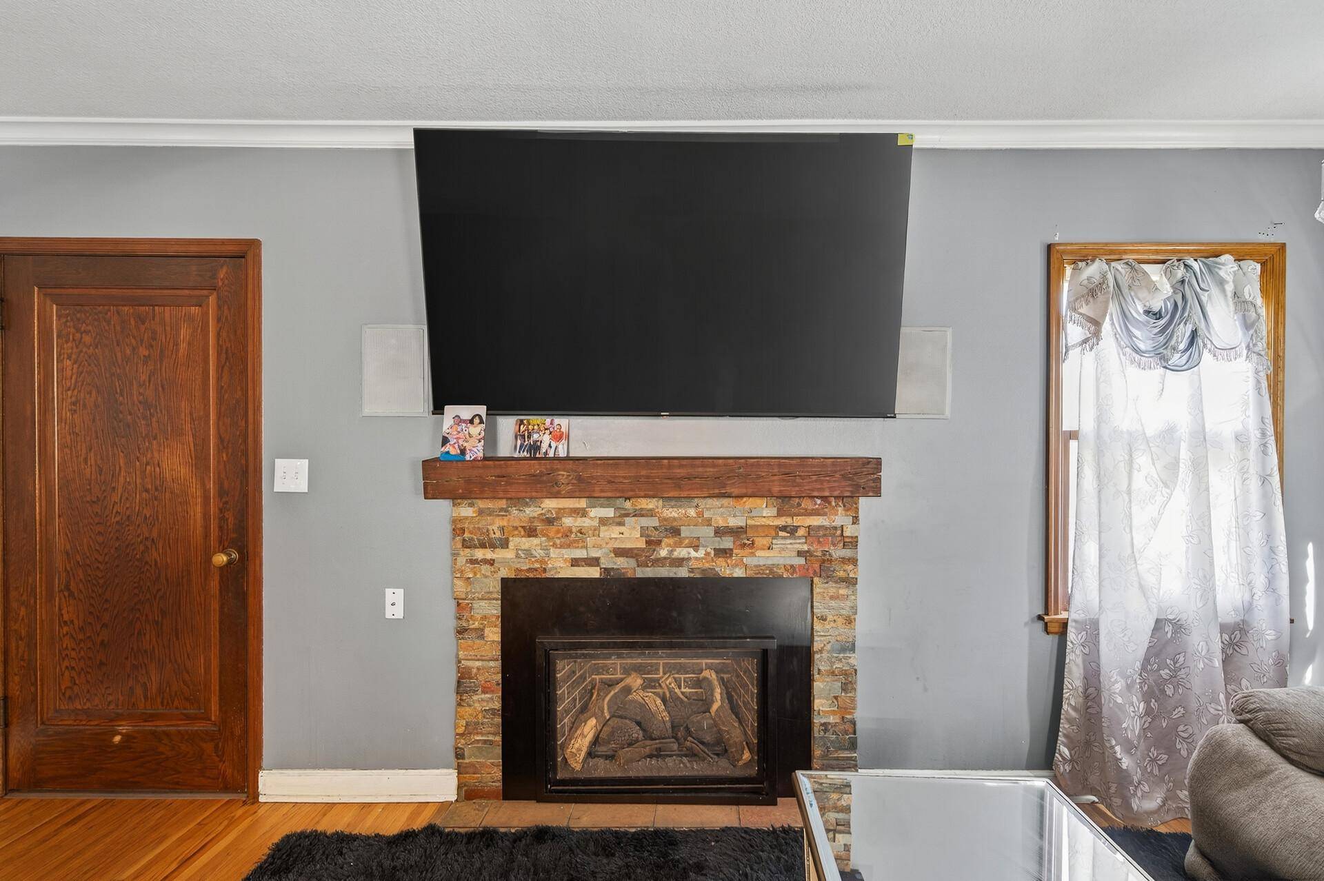 242 Annapolis ST W, West Saint Paul, MN 55118