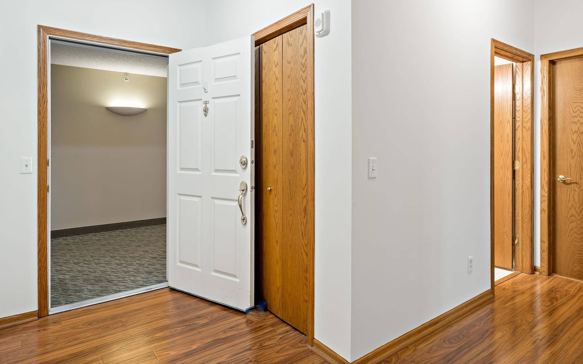 5985 Rowland RD #308, Minnetonka, MN 55343