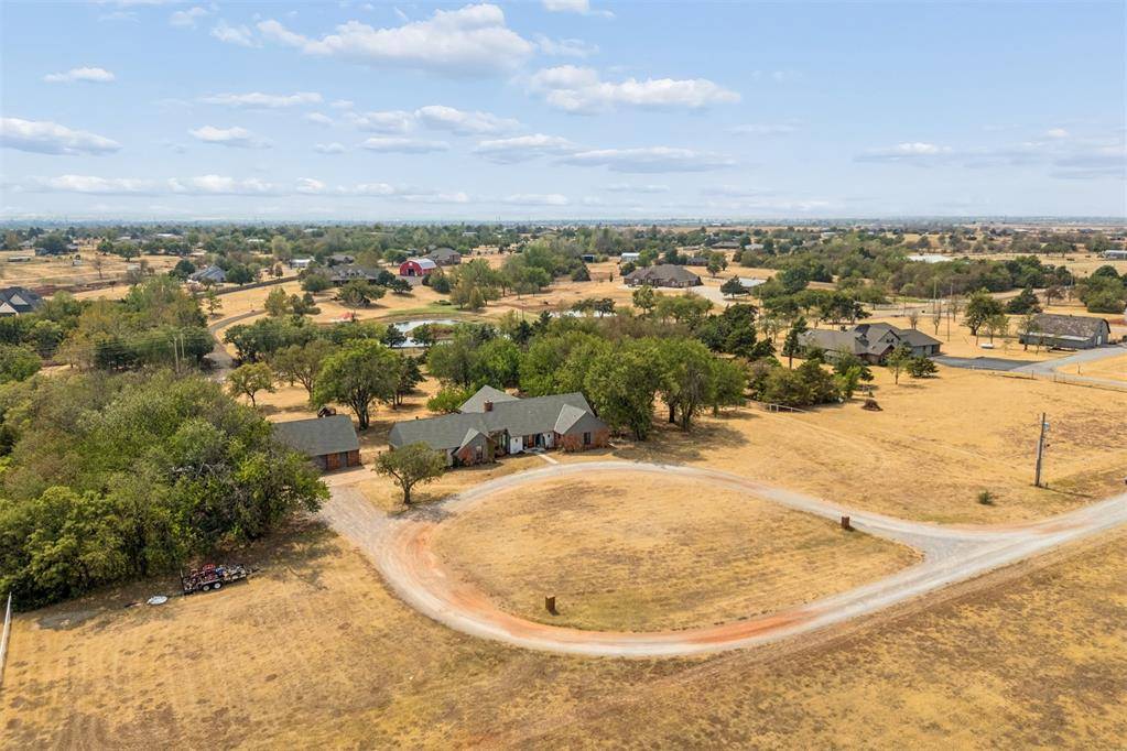 4610 NE Trails End ST, Piedmont, OK 73078