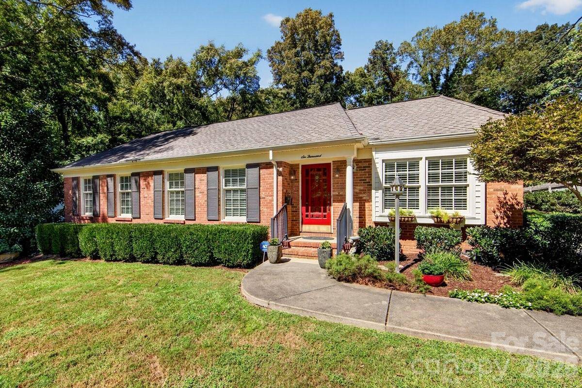 6000 Colchester PL, Charlotte, NC 28210