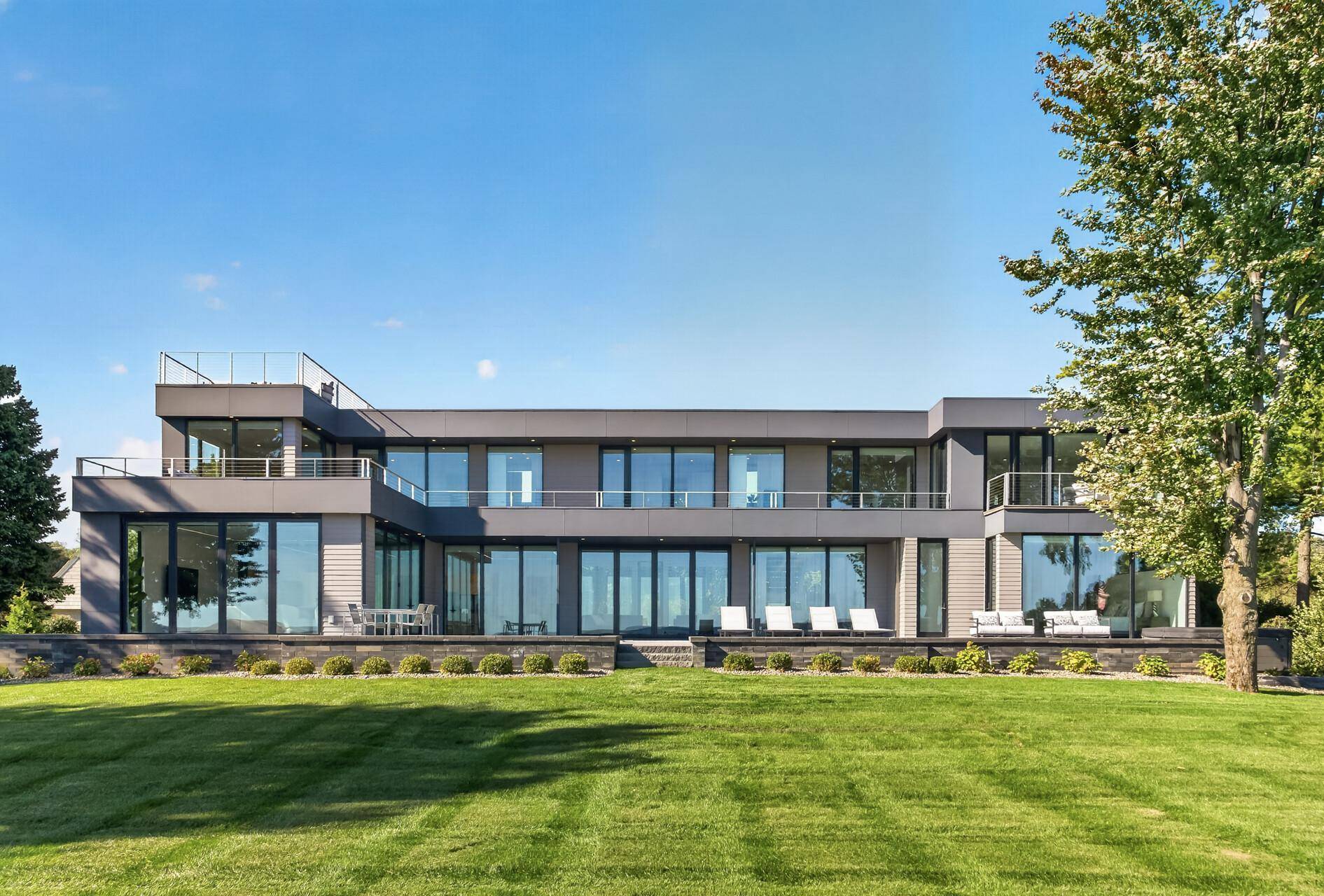 1225 Shoreline DR, Wayzata, MN 55391