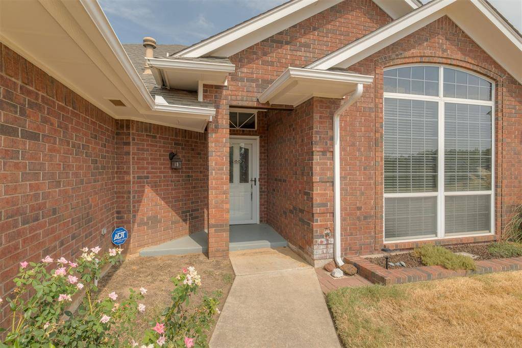 10013 Forest LN, Midwest City, OK 73130