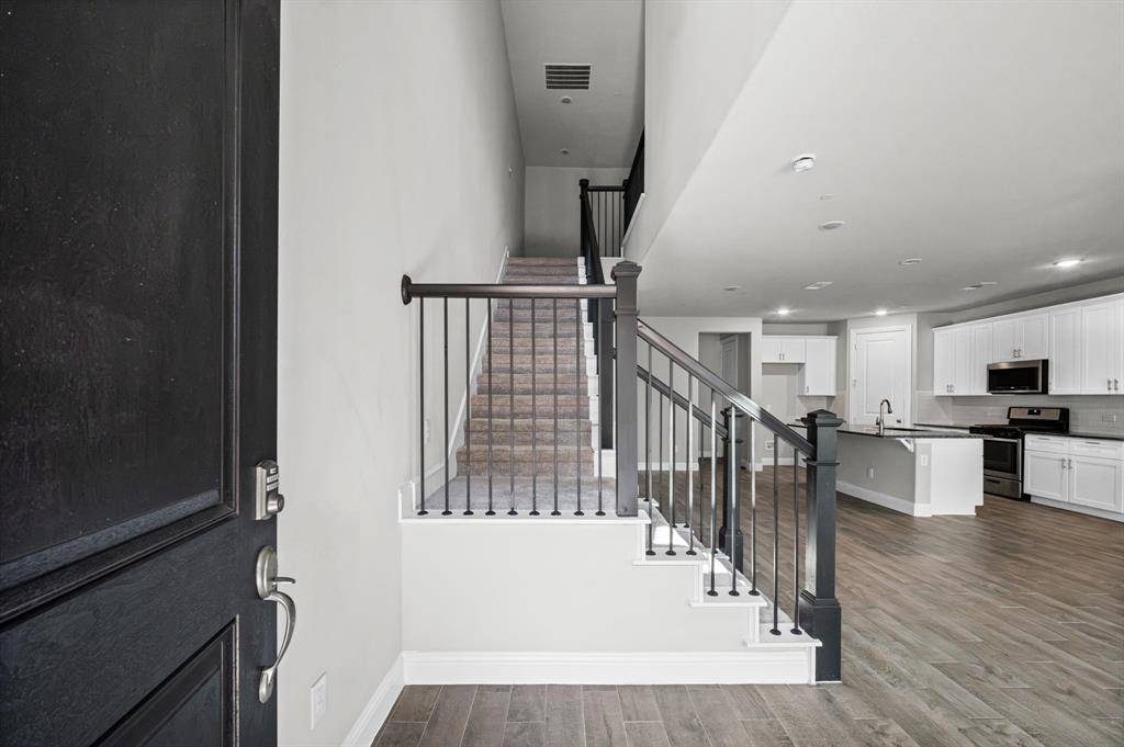 905 Suma Drive, Euless, TX 76040