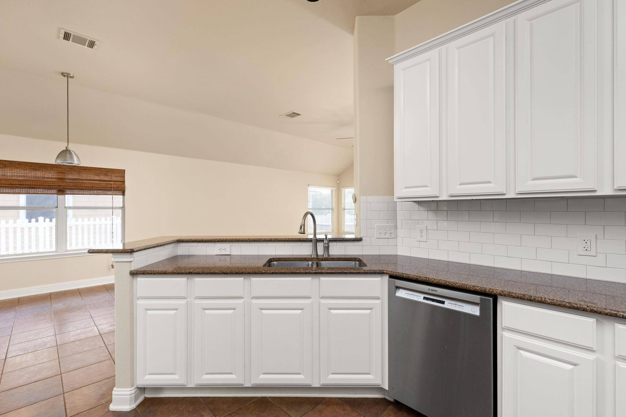 784 Sampson, Kyle, TX 78640