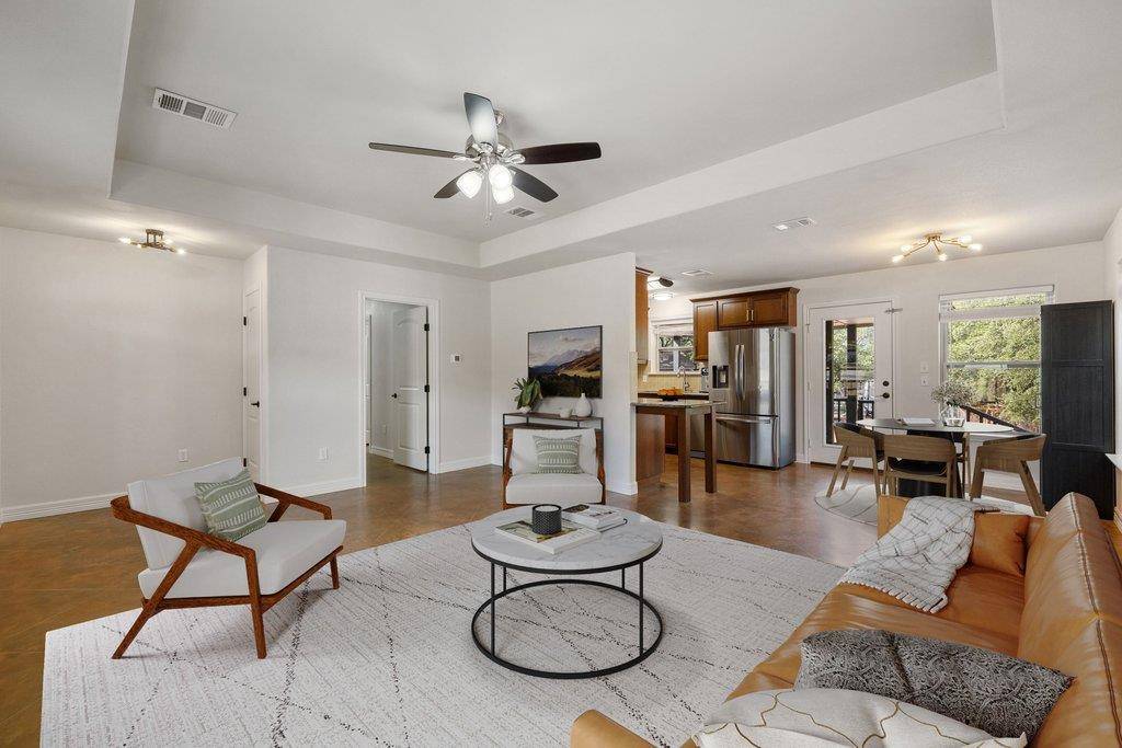 604 Whispering Hollow CIR, Point Venture, TX 78645
