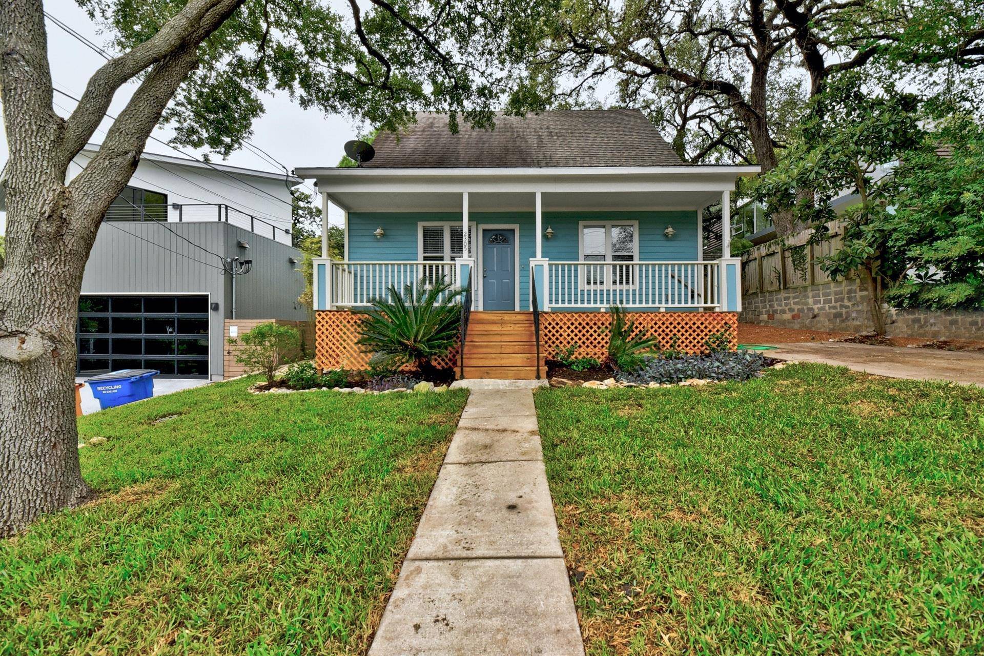 2305 W 9th ST, Austin, TX 78703