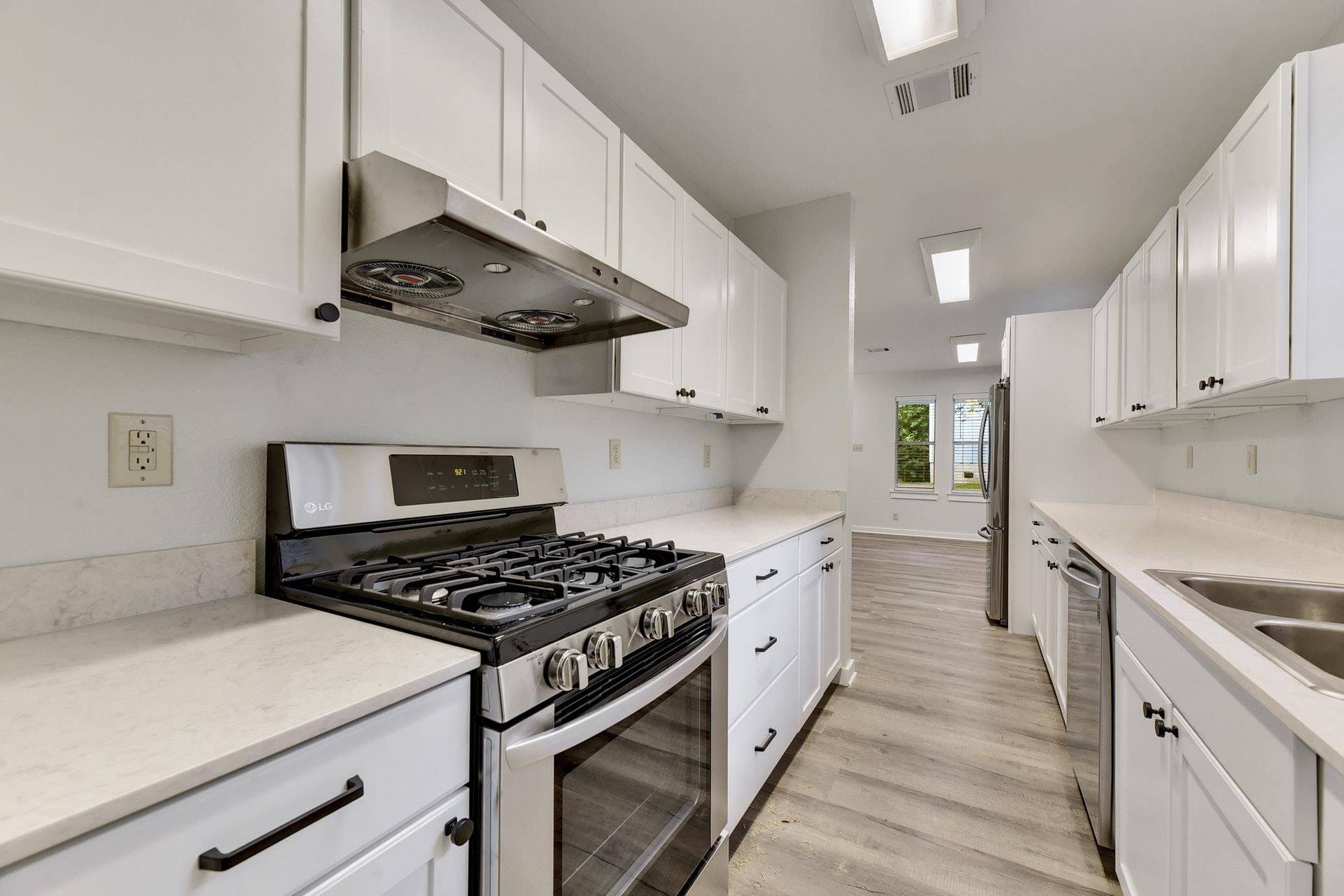 2305 W 9th ST, Austin, TX 78703