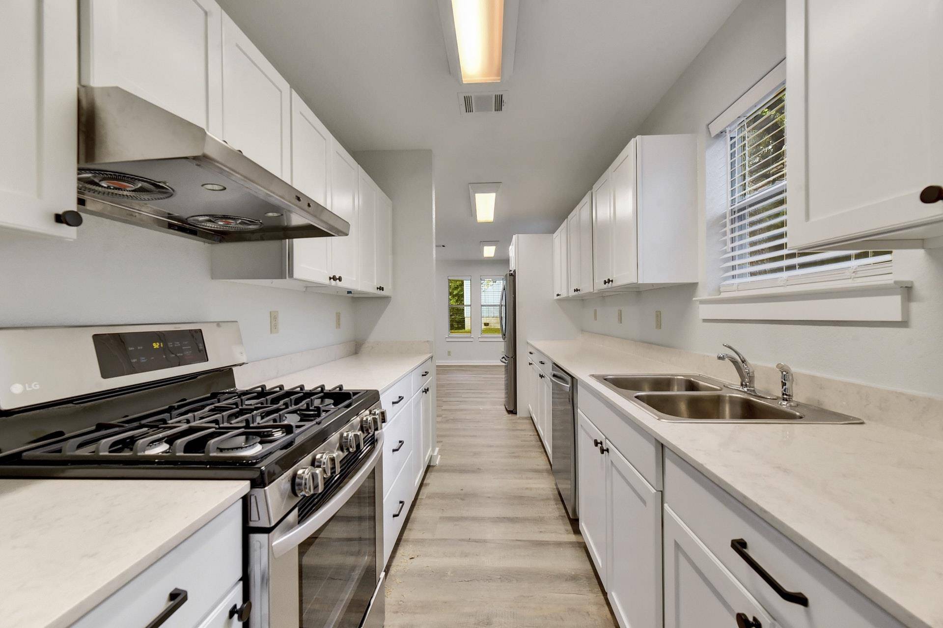 2305 W 9th ST, Austin, TX 78703