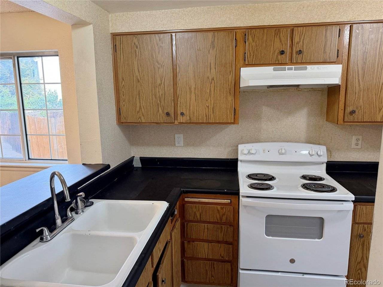 4126 S Mobile #A, Aurora, CO 80013