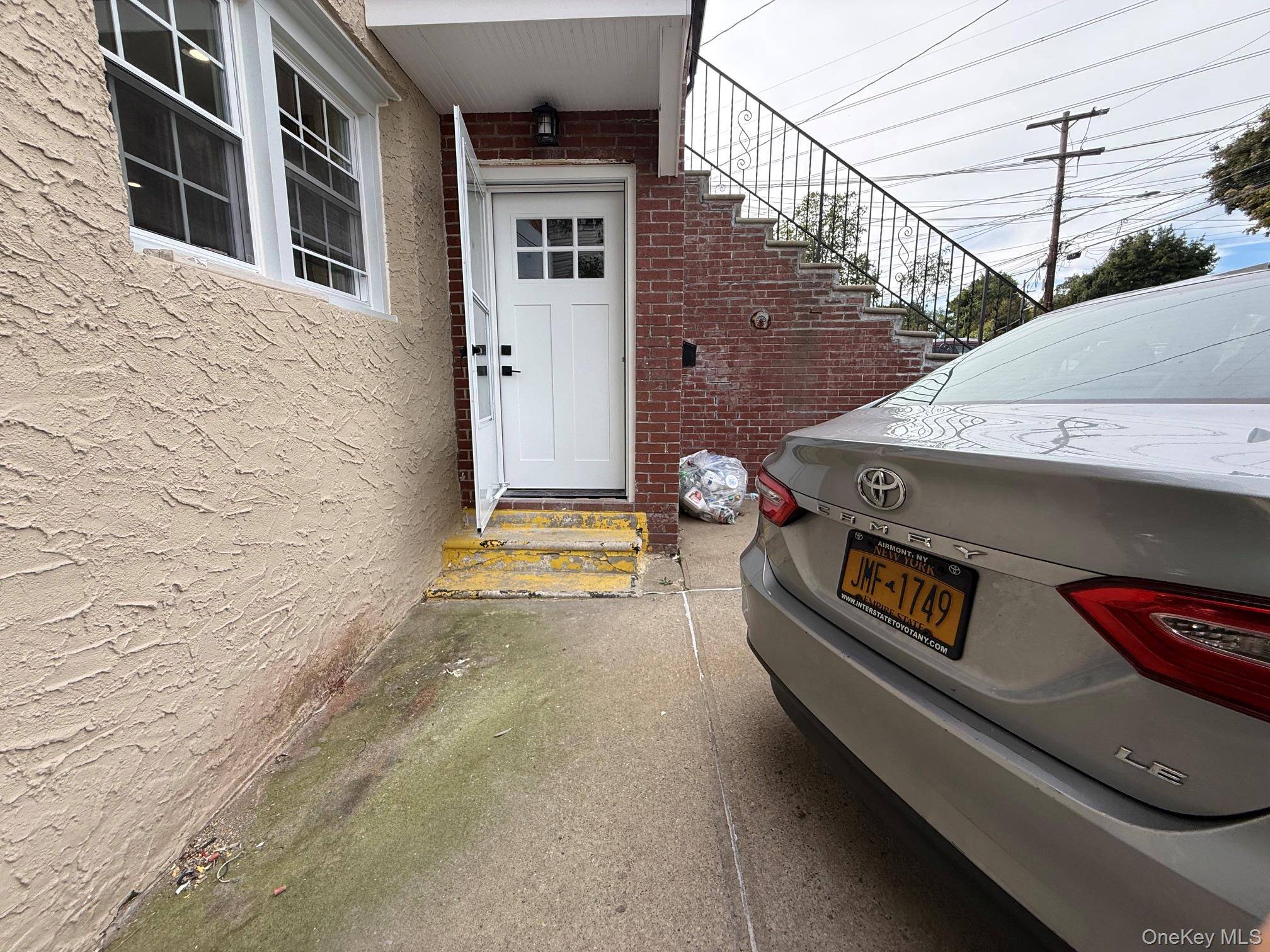 30 Elissa LN #1 (1st Floor), Yonkers, NY 10710