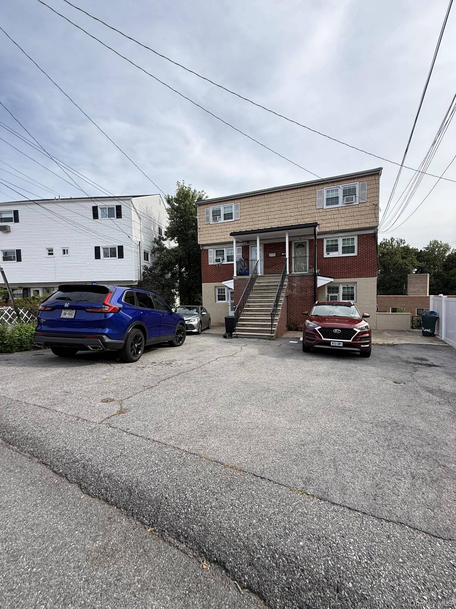 30 Elissa LN #1 (1st Floor), Yonkers, NY 10710