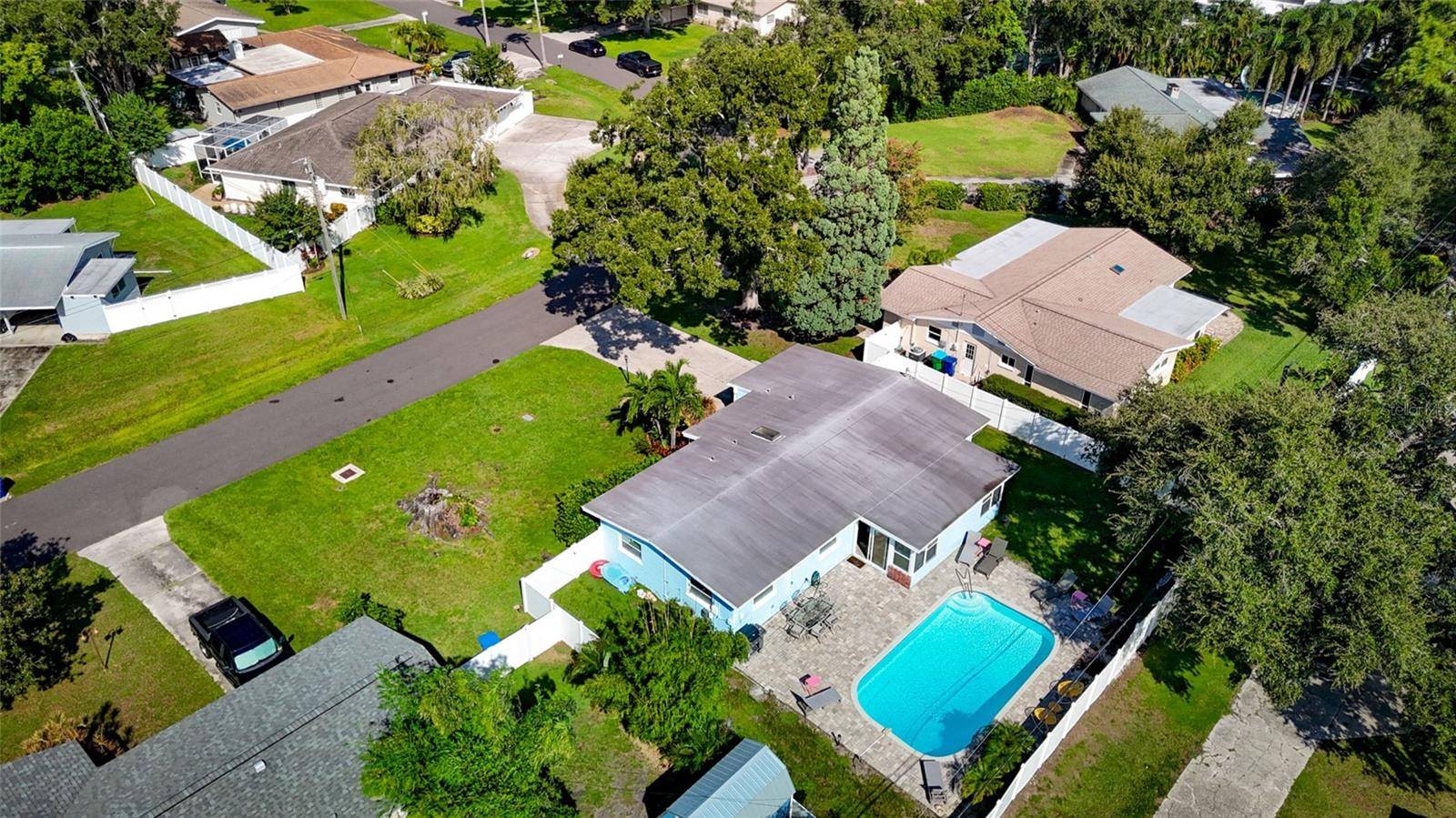 8465 RIDGEWOOD CIR, Seminole, FL 33772