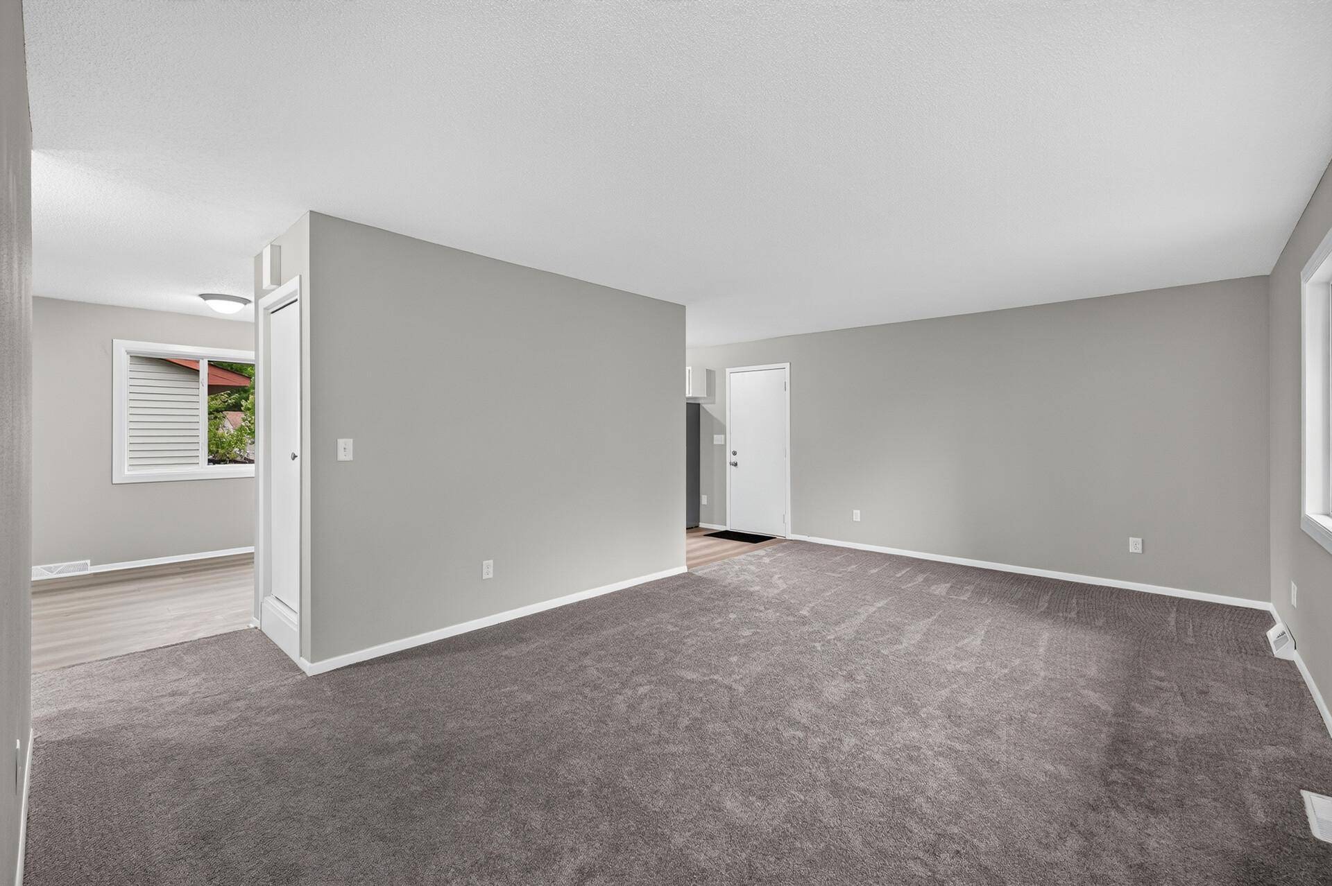 1014 9th AVE SW, Forest Lake, MN 55025