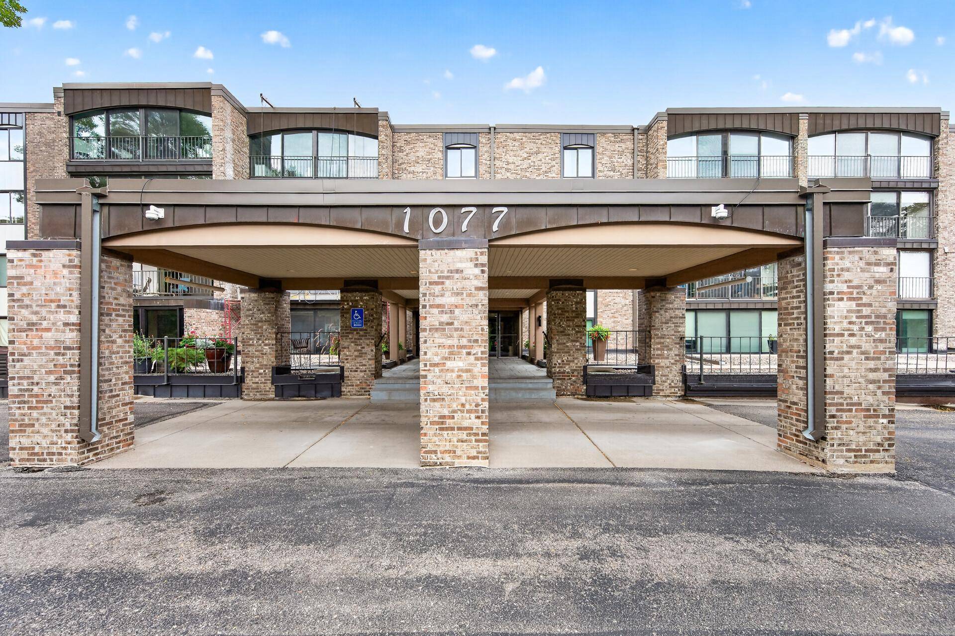 1077 Sibley Memorial HWY #608, Saint Paul, MN 55118