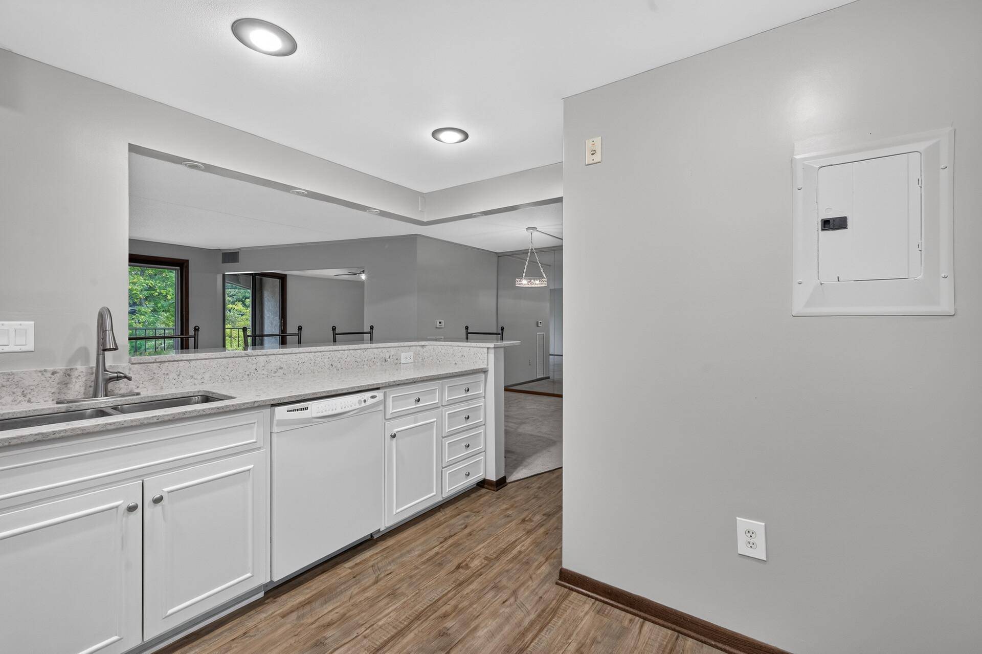 1077 Sibley Memorial HWY #608, Saint Paul, MN 55118