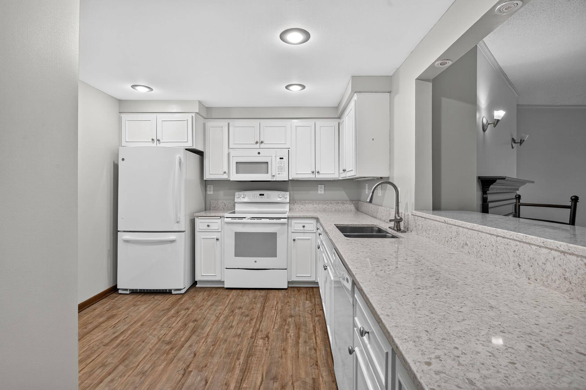1077 Sibley Memorial HWY #608, Saint Paul, MN 55118