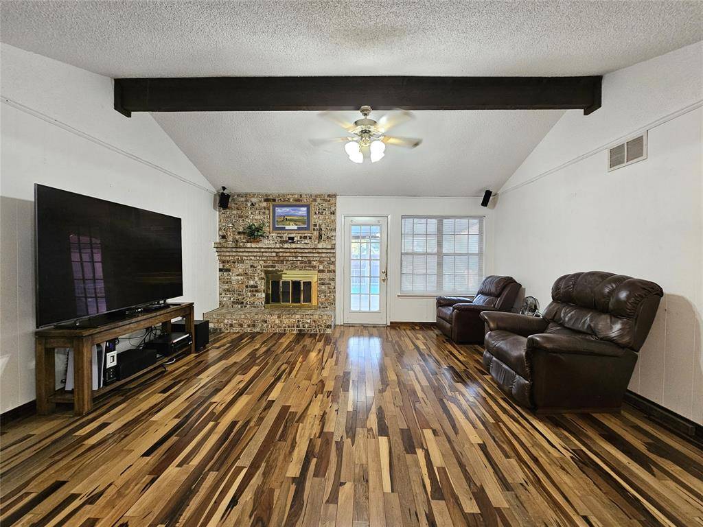 6208 Brookside Drive, Watauga, TX 76148
