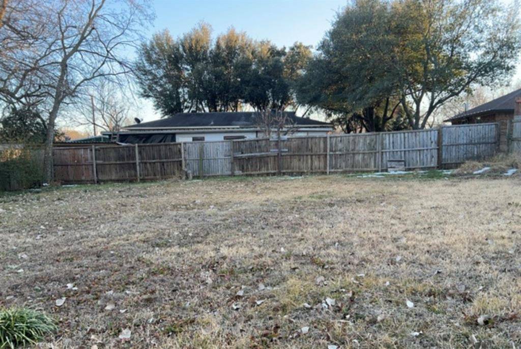 307 W Main Street, Pilot Point, TX 76258