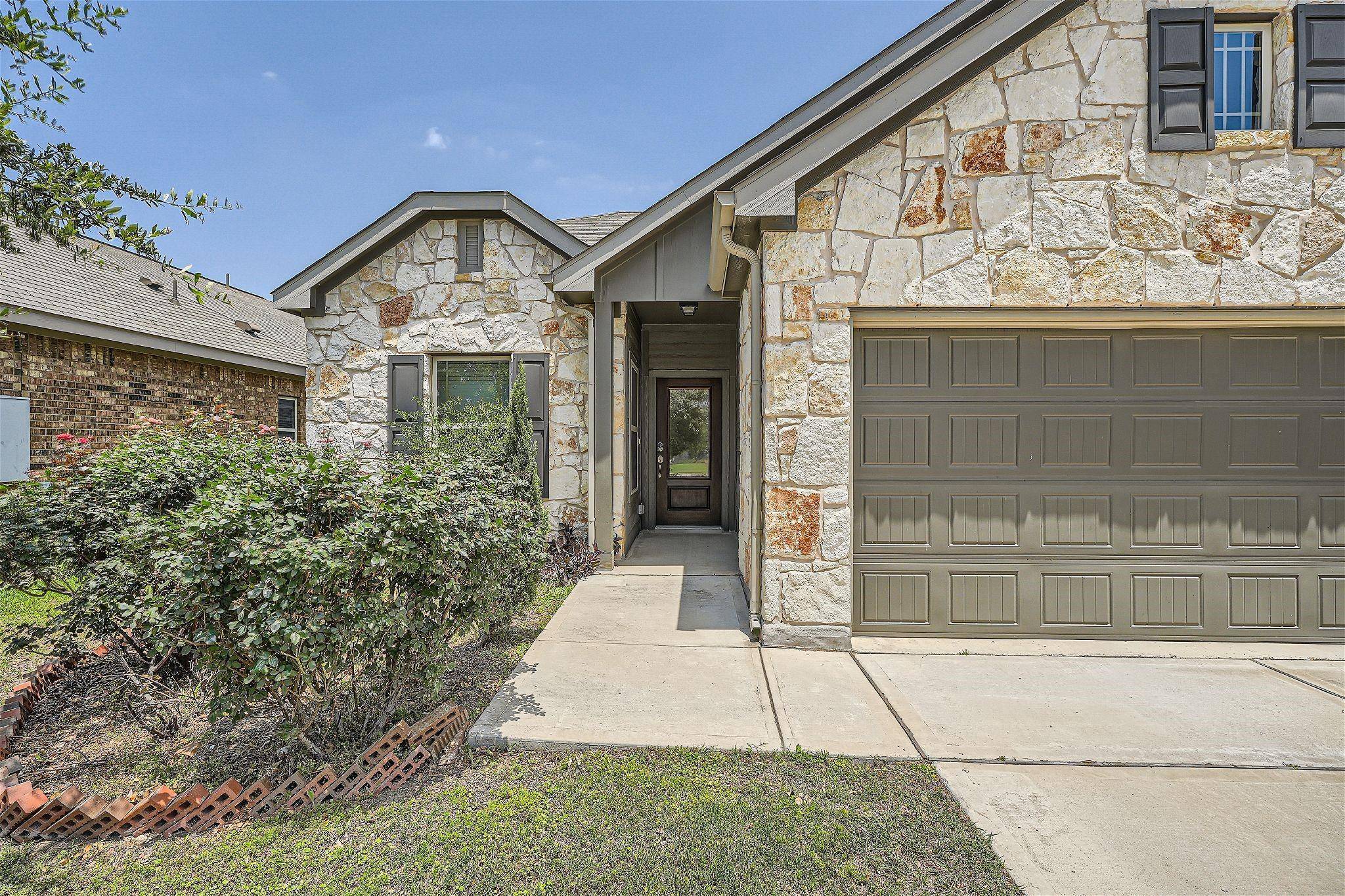 299 Shale CIR, Buda, TX 78610