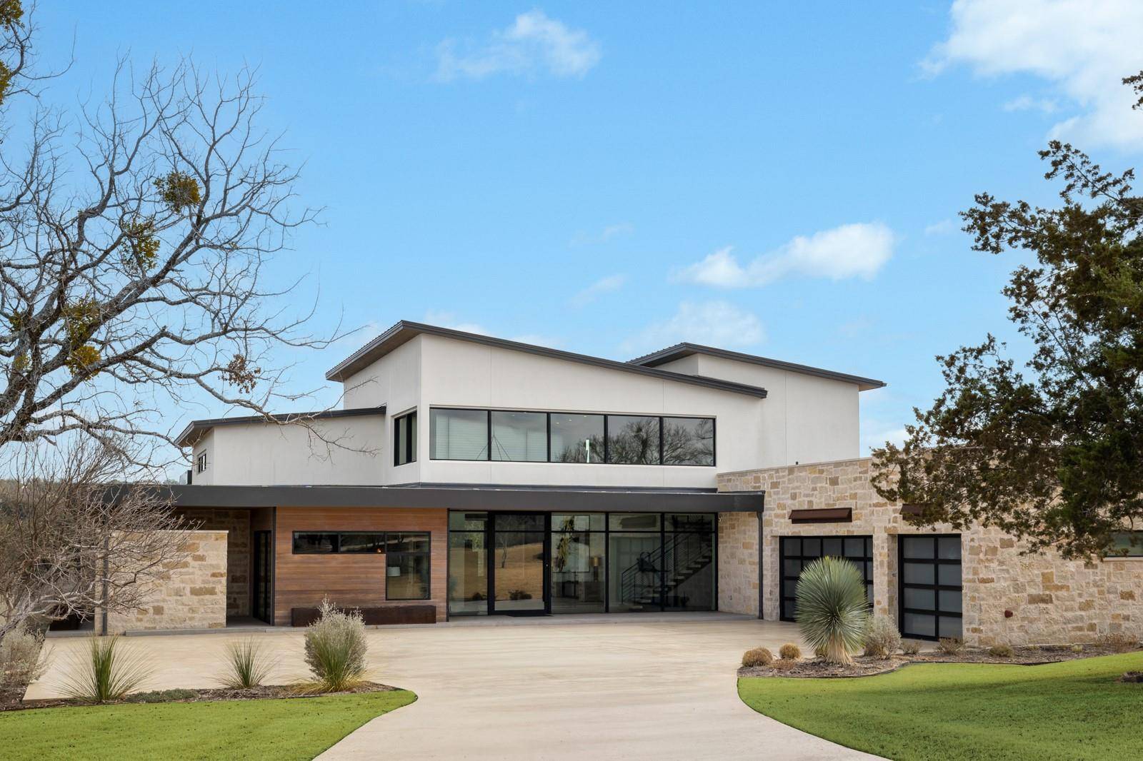 814 The Trails PKWY, Horseshoe Bay, TX 78657