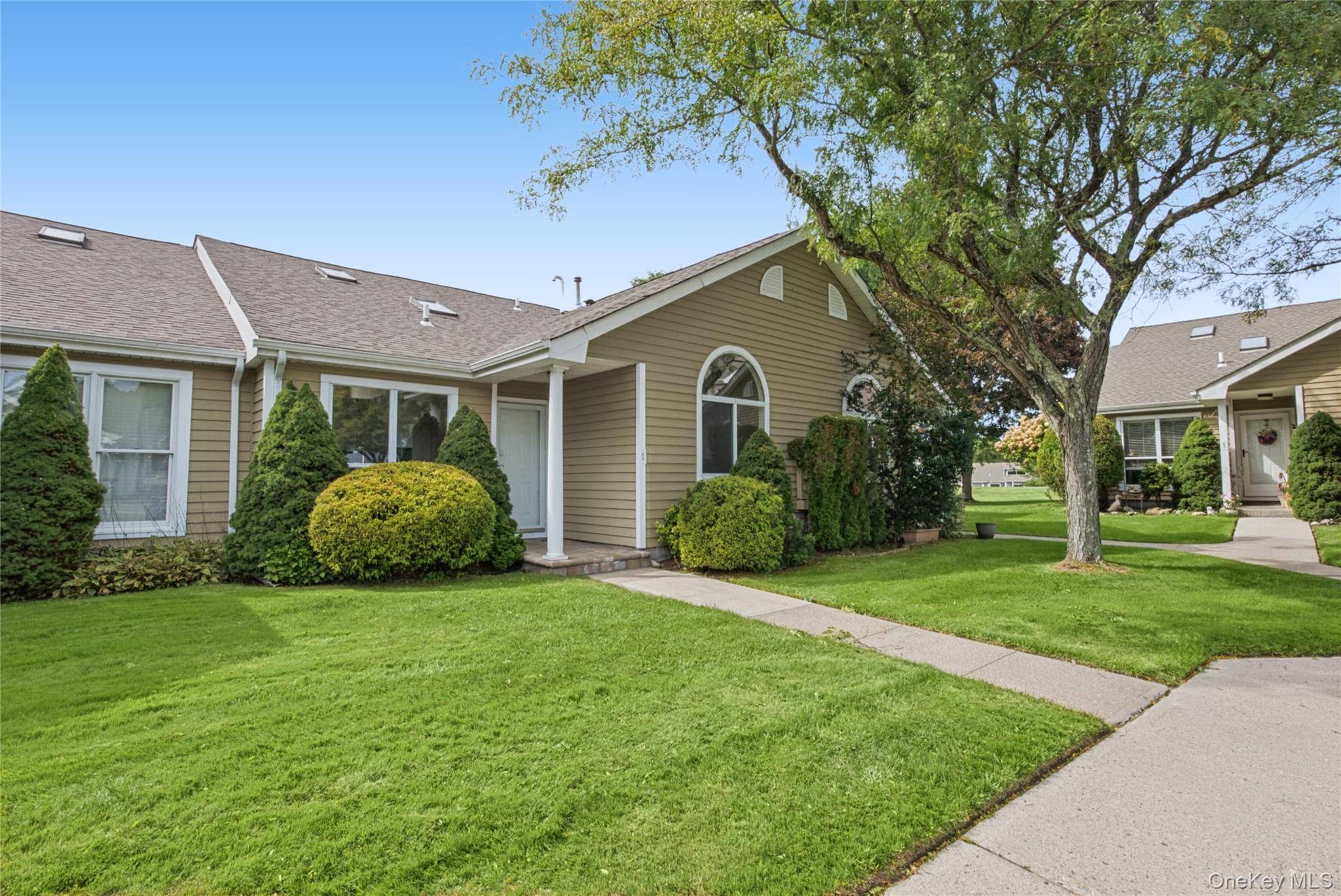 65 Eric DR, Middle Island, NY 11953