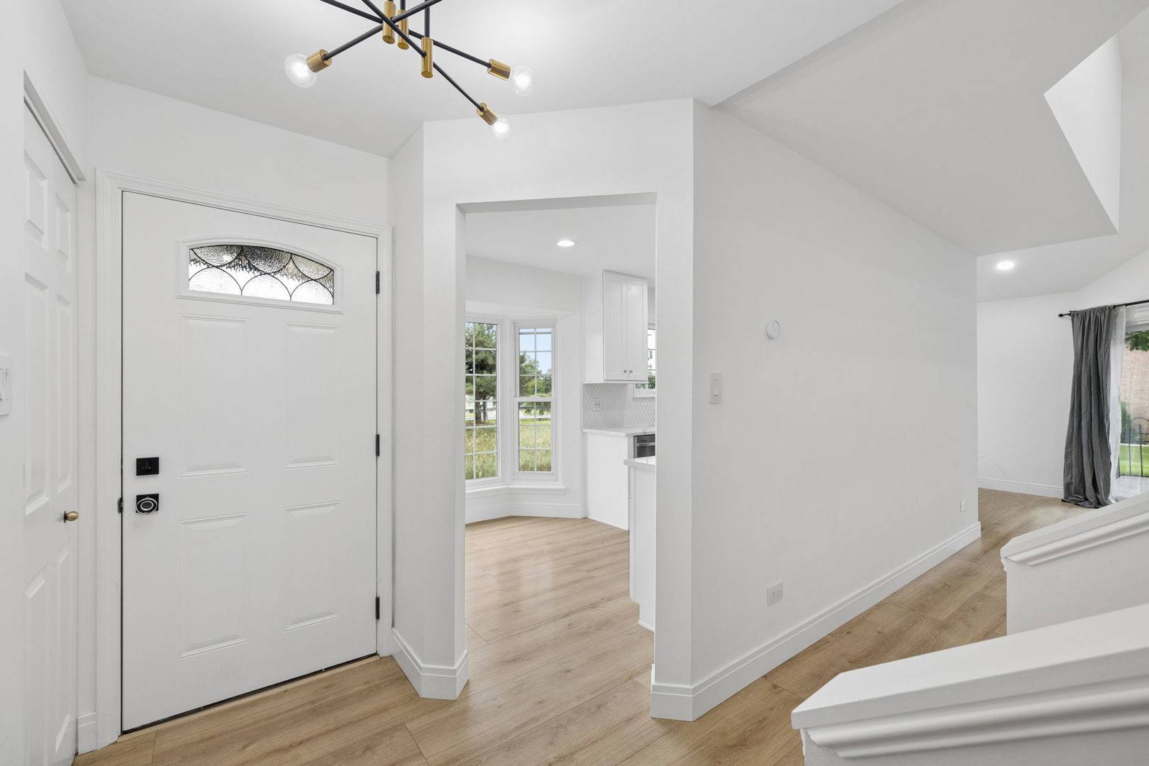 8320 Highpoint CIR #A, Darien, IL 60561