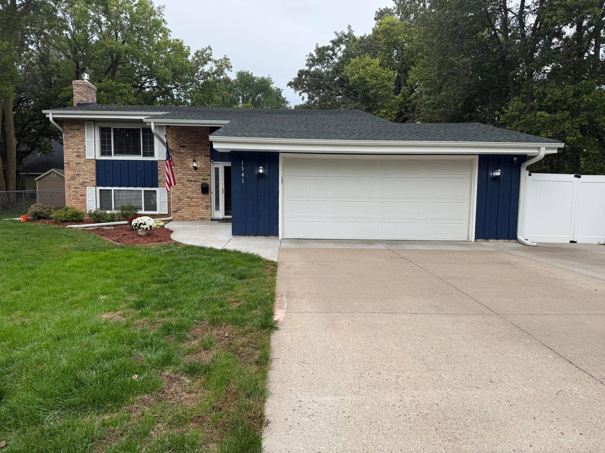 1541 Franklin LN, Anoka, MN 55303