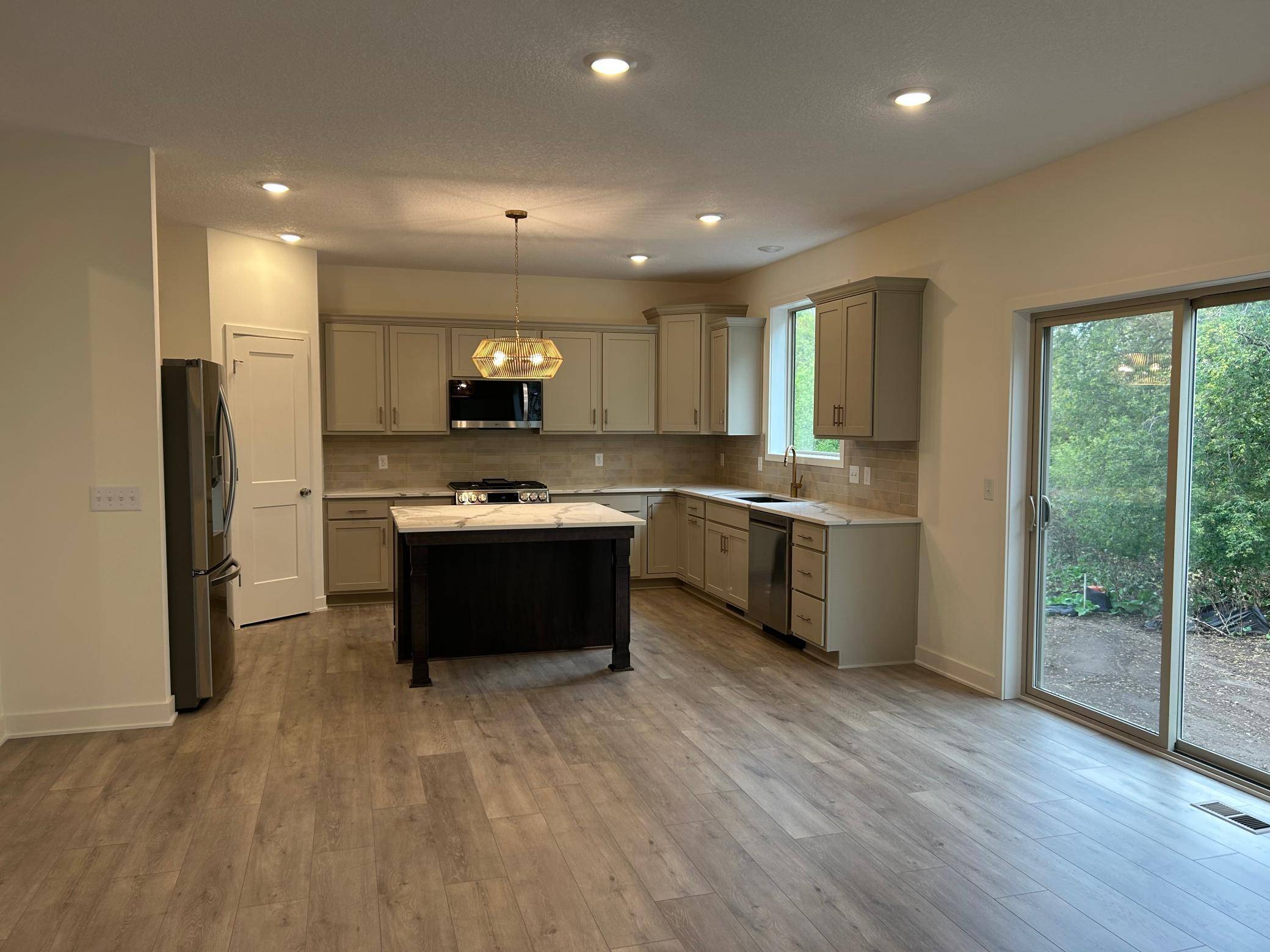 1320 136th CIR E, Rosemount, MN 55068