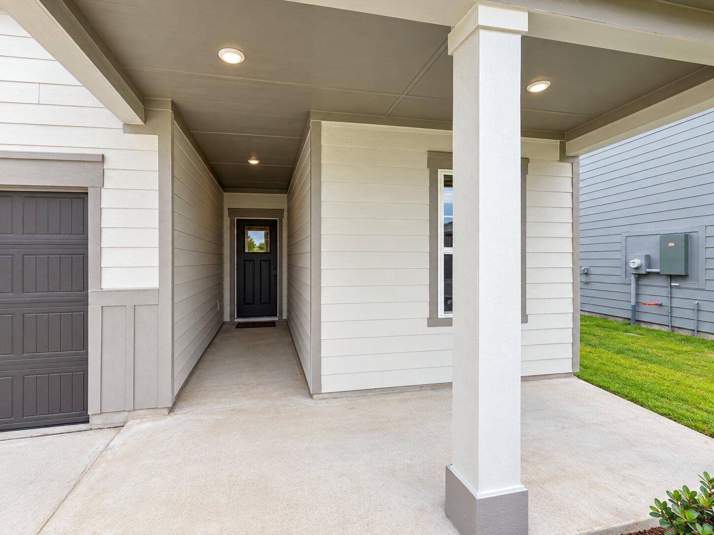 325 Sieders ST, Taylor, TX 76574